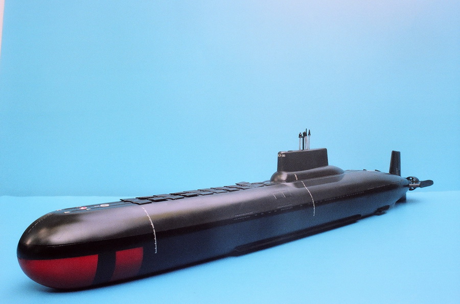 Submarine resin kit of SSBN Typhoon class 1/350 scale 
