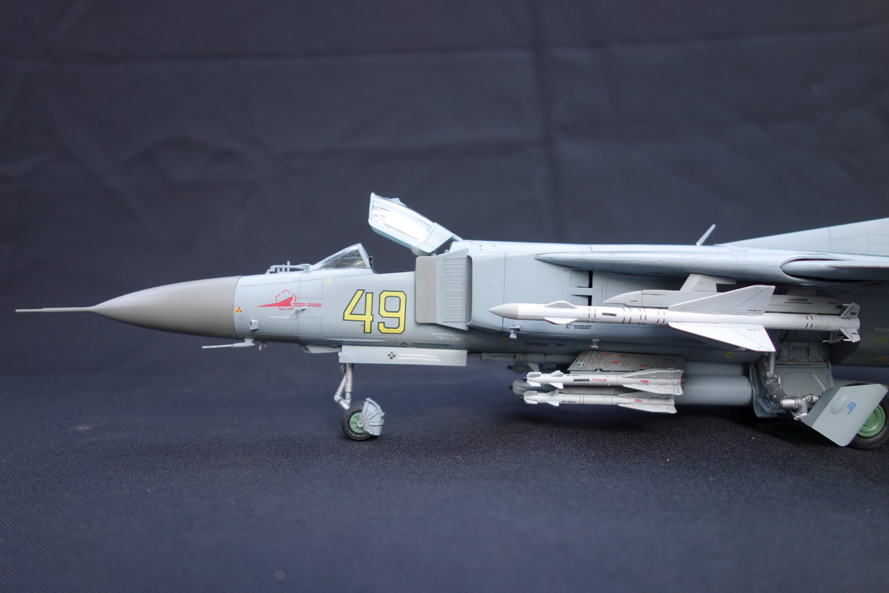 Details about   RUSSIAN MIG-23M FLOGGER-B 1/48 aircraft Trumpeter model plane kit 02853 